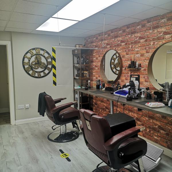 Crossroad barbers