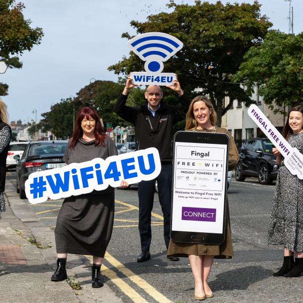 Pictured are Clodagh Kelly, Magnet Networks, Camille Dennis, Wisteria Florist, Phil Claspperton, Magnet Networks, Mayor of Fingal, Cllr. Seána Ó Rodaigh, Aisling Hyland, Fingal Digital Strategy Unit launching the wifi in Skerries