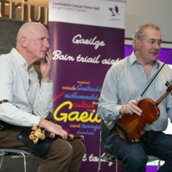 Ceol & Amhránaíocht Thraidisiúnta na hÉireann / Irish Traditional Music & Singing le Antaine Ó Faracháin & Nollaig MacCarthaigh