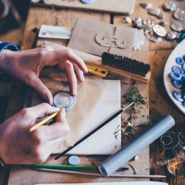 Sustainable Arts and Crafts Workshops with The Wizard of Creation in Moorehall Lodge.