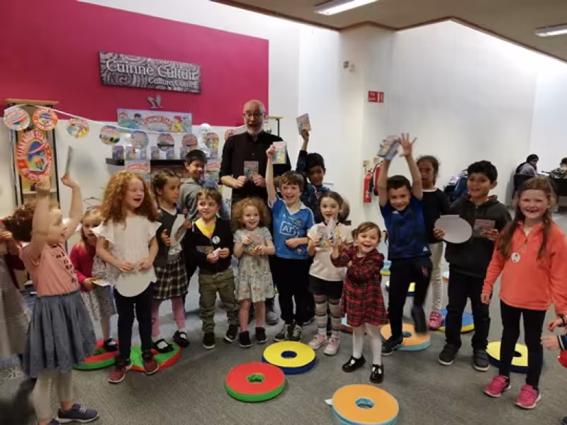 Reuben the Entertainer launching Summer Stars in Blanchardstown Library