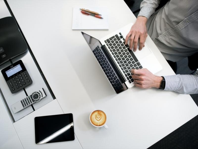 image of business desk 