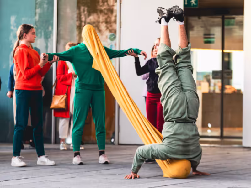 Outwall youth dance project in draiocht 