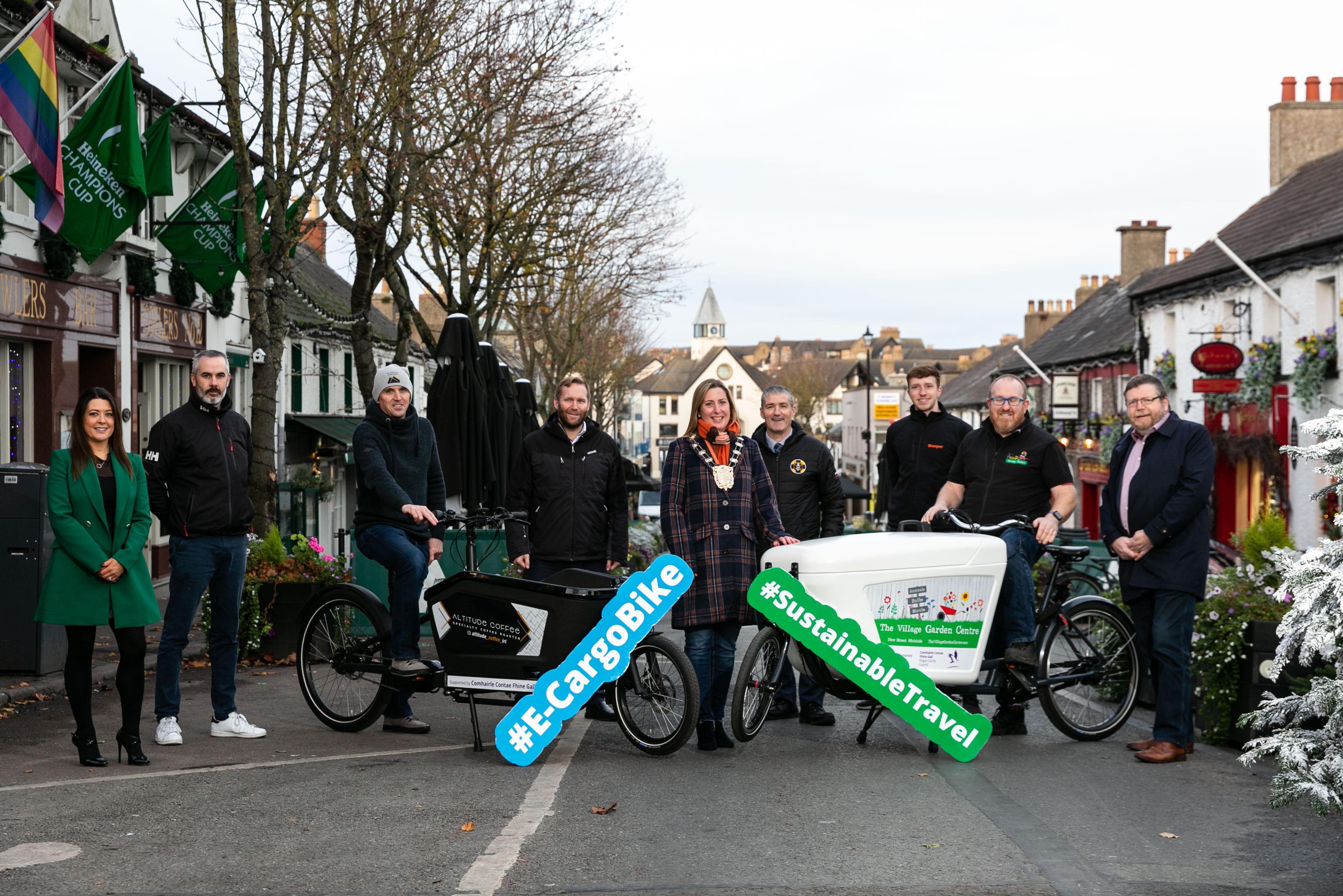 Mayor, Actie Travel team, business owners and Bleeper team at launch of eCargo bikes