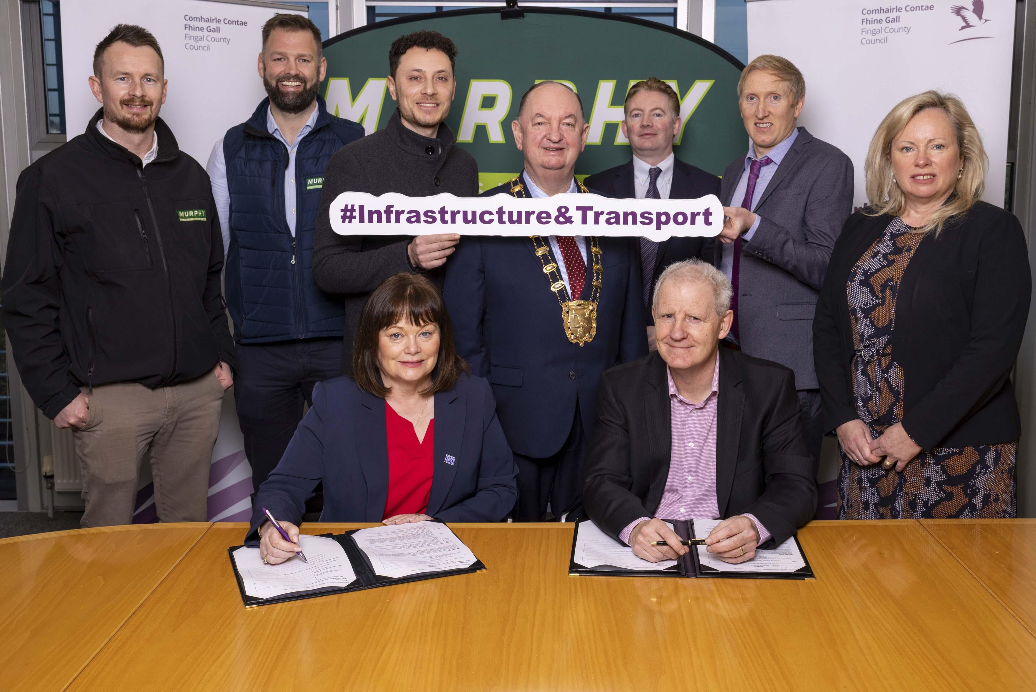 Larger R132 contract signing Group Image